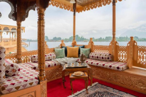 LohonoStays Harmukh Houseboat